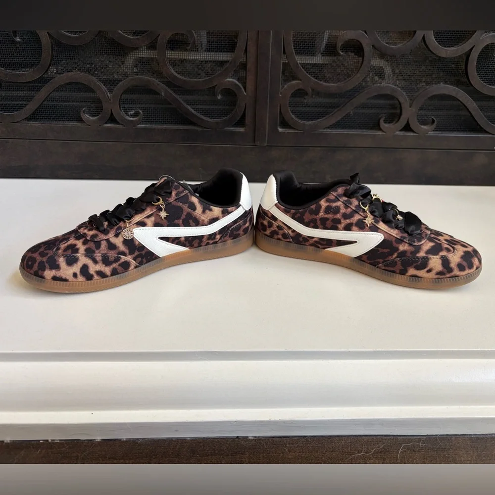 NWOB DV by Dolce Vita Quantum Charm Leopard Sneakers 9.5 - Picture 4 of 9